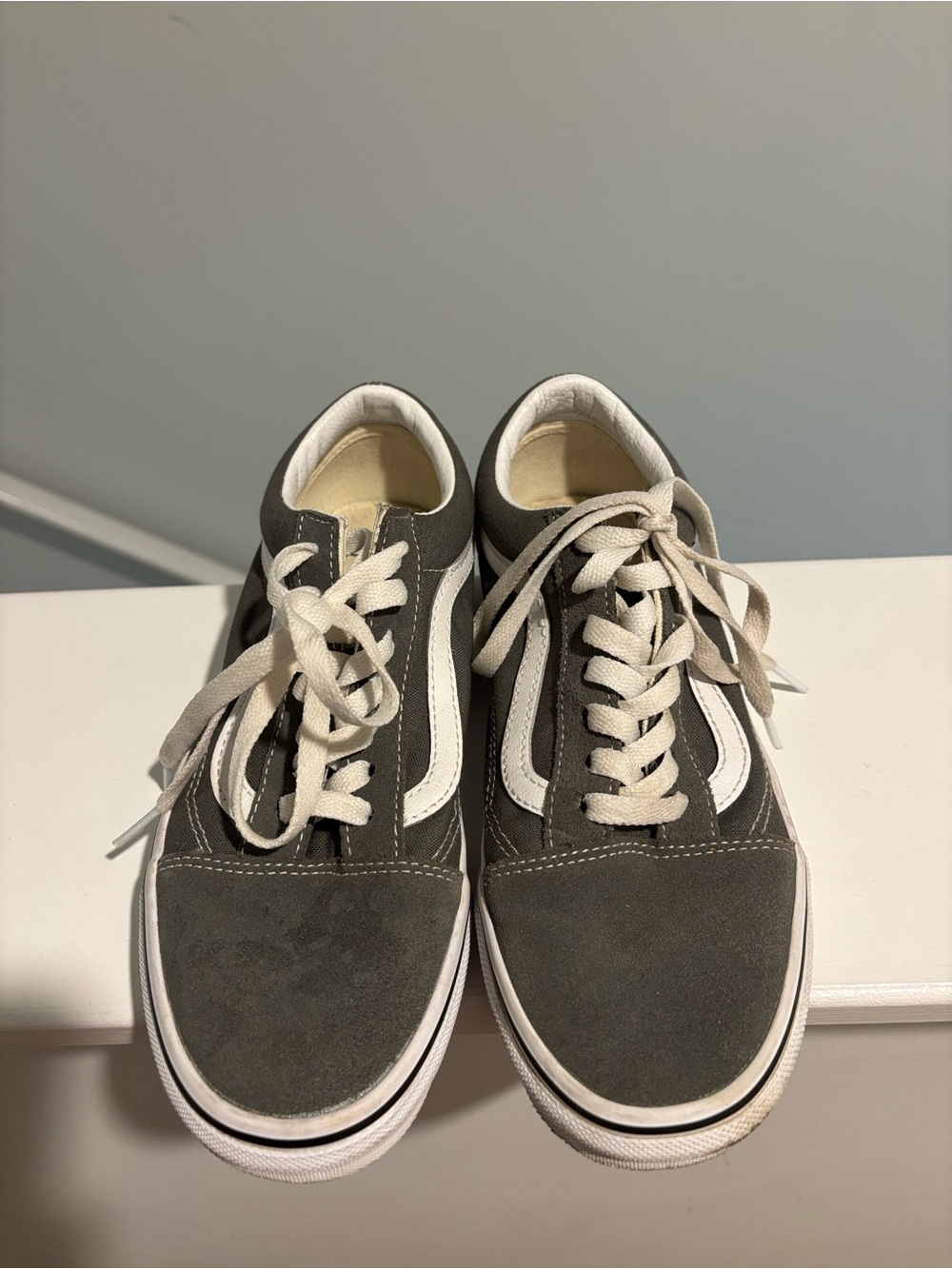 Vans Old Skool Low Top Sneakers in Gray and White - Picture 2 of 3